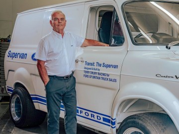  Ford Supervan i jego superfan